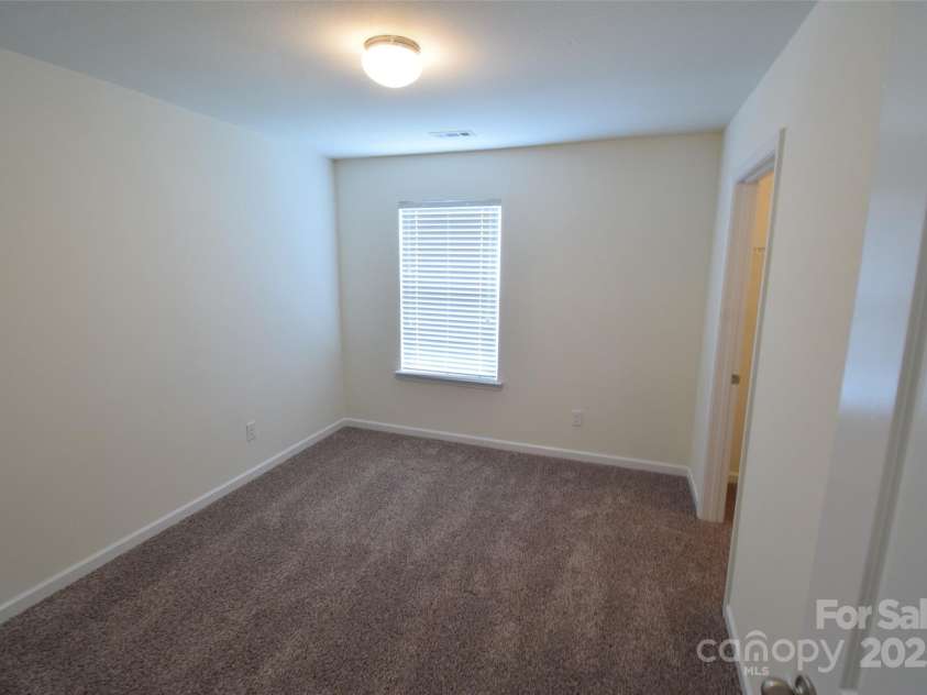 3014 Green Apple Drive, Dallas, NC 28034.  MLS# CAR4266284, YatesRealty ID 17373. 