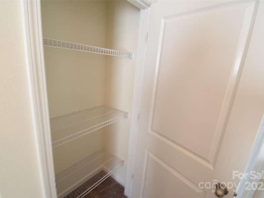 3014 Green Apple Drive, Dallas, NC 28034.  MLS# CAR4266284, YatesRealty ID 17373. 