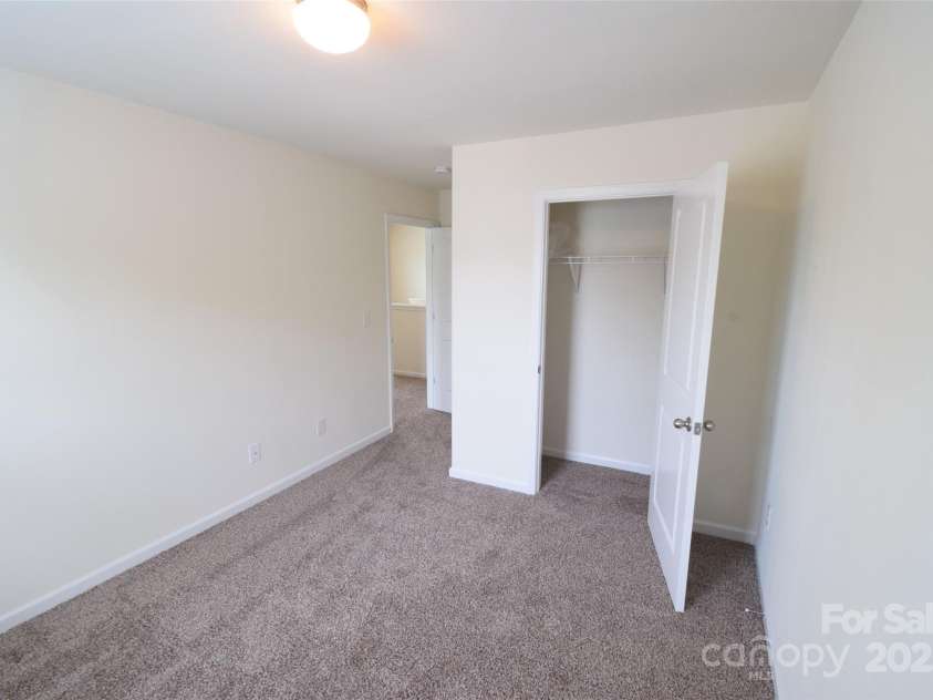 3014 Green Apple Drive, Dallas, NC 28034.  MLS# CAR4266284, YatesRealty ID 17373. 