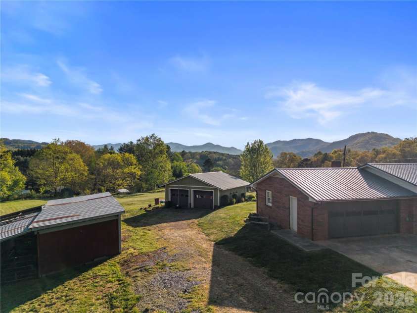 882 Queentown Road, Canton, NC 28716.  MLS# CAR4372509, YatesRealty ID 17374. 