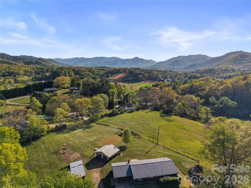 882 Queentown Road, Canton, NC 28716.  MLS# CAR4372509, YatesRealty ID 17374. 