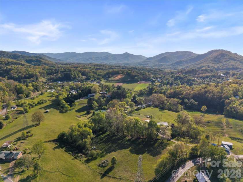 882 Queentown Road, Canton, NC 28716.  MLS# CAR4372509, YatesRealty ID 17374. 