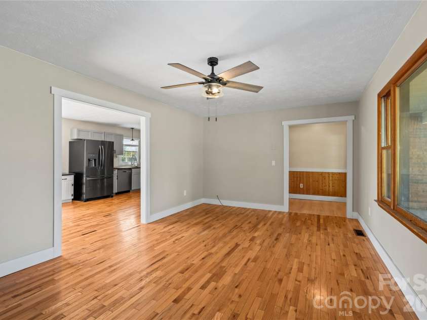 882 Queentown Road, Canton, NC 28716.  MLS# CAR4372509, YatesRealty ID 17374. 