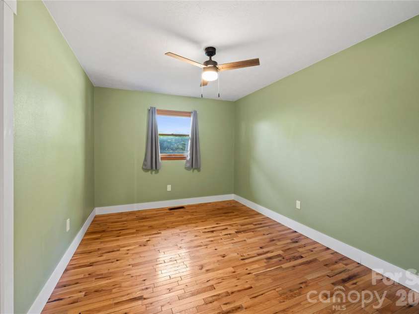 882 Queentown Road, Canton, NC 28716.  MLS# CAR4372509, YatesRealty ID 17374. 