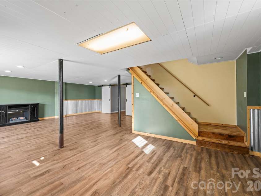 882 Queentown Road, Canton, NC 28716.  MLS# CAR4372509, YatesRealty ID 17374. 