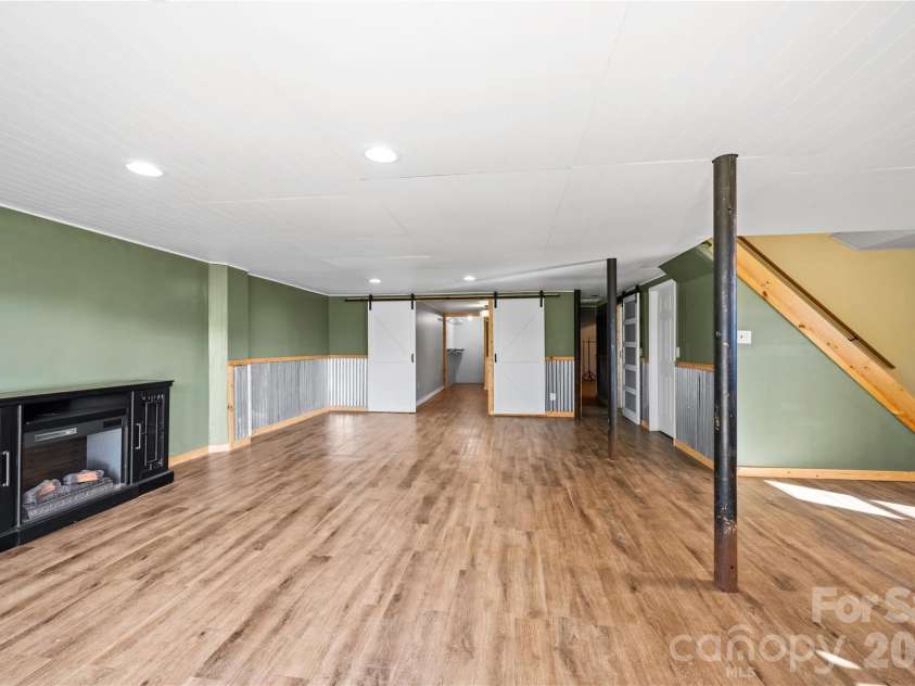 882 Queentown Road, Canton, NC 28716.  MLS# CAR4372509, YatesRealty ID 17374. 