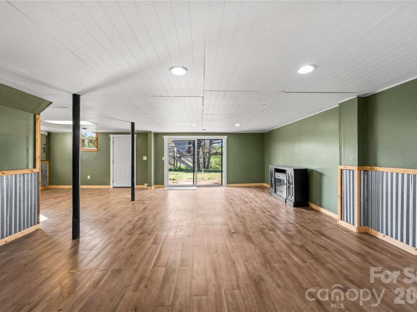882 Queentown Road, Canton, NC 28716.  MLS# CAR4372509, YatesRealty ID 17374. 