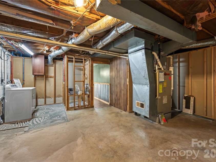 882 Queentown Road, Canton, NC 28716.  MLS# CAR4372509, YatesRealty ID 17374. 