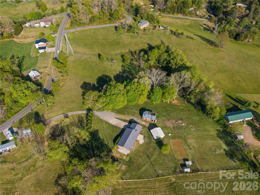 882 Queentown Road, Canton, NC 28716.  MLS# CAR4372509, YatesRealty ID 17374. 
