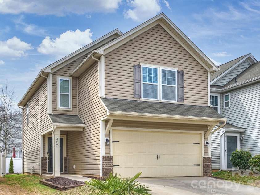 5242 Crystal Lakes Drive, Rock Hill, SC 29732.  MLS# CAR4341407, YatesRealty ID 17375. 