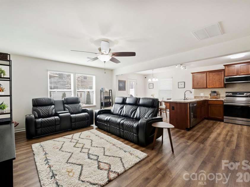 5242 Crystal Lakes Drive, Rock Hill, SC 29732.  MLS# CAR4341407, YatesRealty ID 17375. 