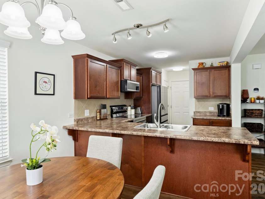 5242 Crystal Lakes Drive, Rock Hill, SC 29732.  MLS# CAR4341407, YatesRealty ID 17375. 