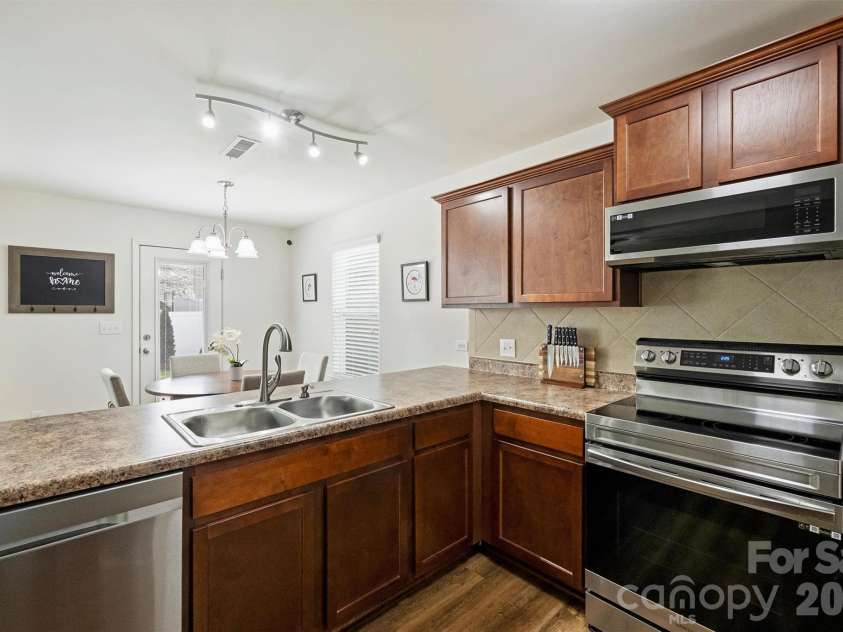 5242 Crystal Lakes Drive, Rock Hill, SC 29732.  MLS# CAR4341407, YatesRealty ID 17375. 