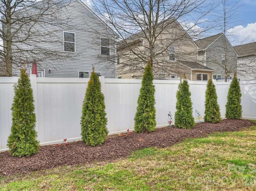 5242 Crystal Lakes Drive, Rock Hill, SC 29732.  MLS# CAR4341407, YatesRealty ID 17375. 