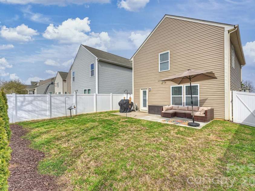 5242 Crystal Lakes Drive, Rock Hill, SC 29732.  MLS# CAR4341407, YatesRealty ID 17375. 