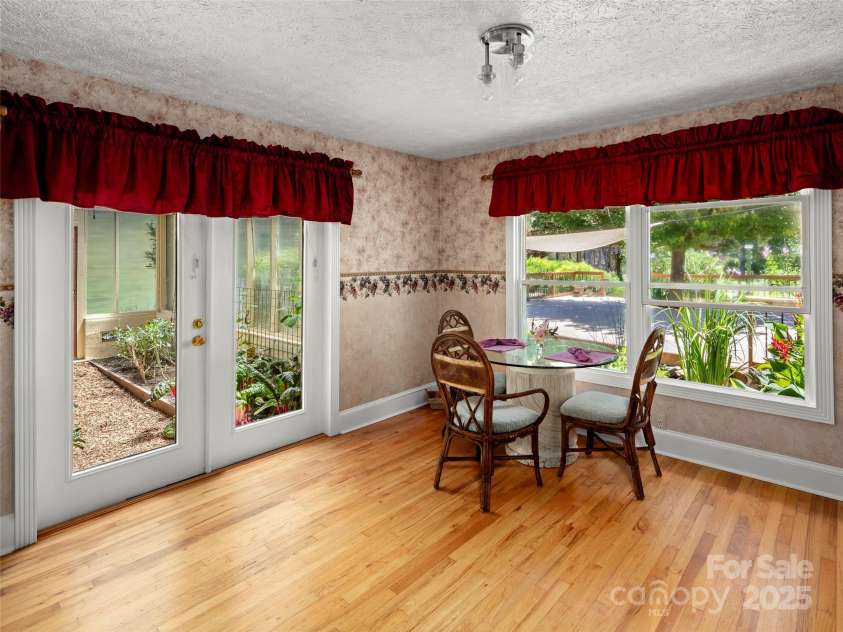 10 Gardening Frog Trail, Waynesville, NC 28785.  MLS# CAR4254244, YatesRealty ID 17376. 
