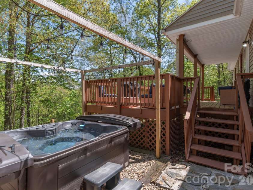 860 Creekside Drive, Maggie Valley, NC 28751.  MLS# CAR4329432, YatesRealty ID 17376. 