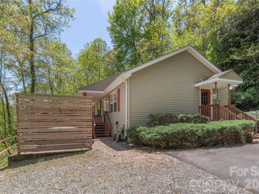 860 Creekside Drive, Maggie Valley, NC 28751.  MLS# CAR4329432, YatesRealty ID 17376. 