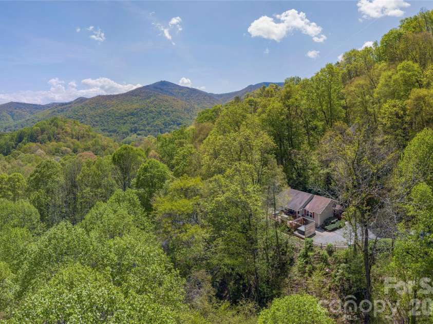 860 Creekside Drive, Maggie Valley, NC 28751.  MLS# CAR4329432, YatesRealty ID 17376. 