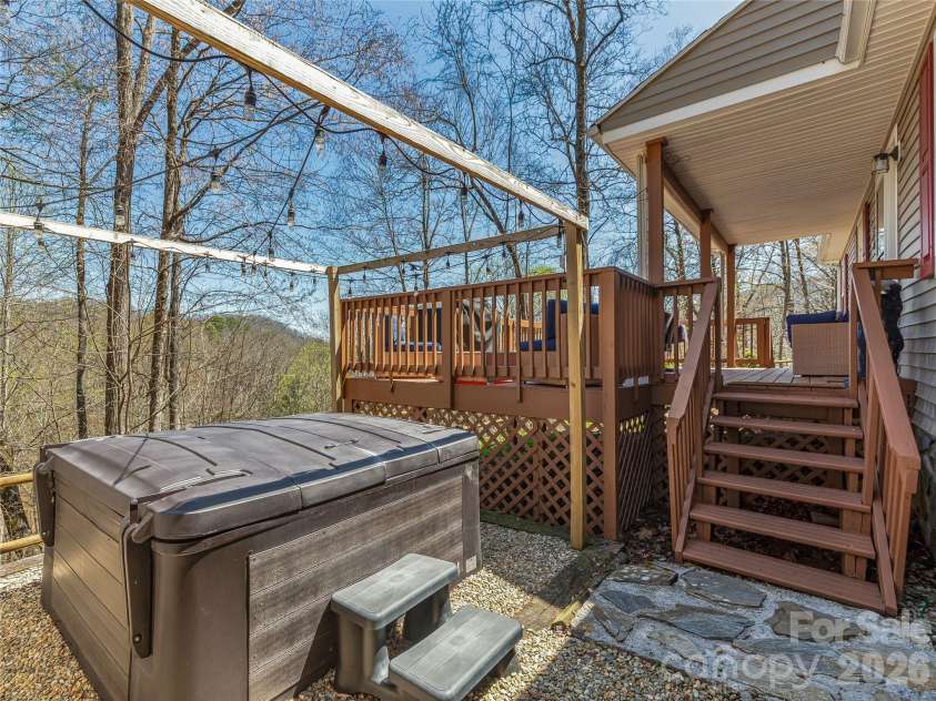 860 Creekside Drive, Maggie Valley, NC 28751.  MLS# CAR4329432, YatesRealty ID 17376. 
