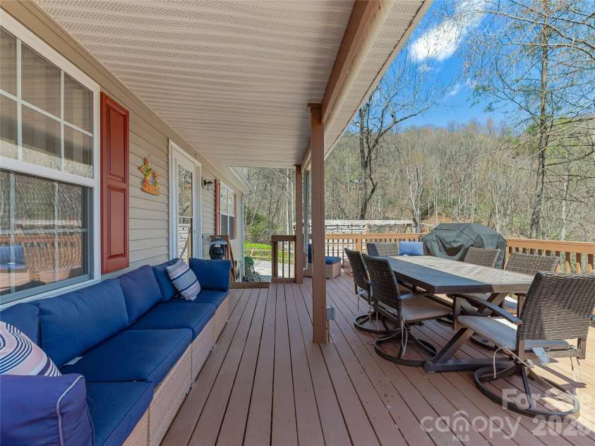 860 Creekside Drive, Maggie Valley, NC 28751.  MLS# CAR4329432, YatesRealty ID 17376. 