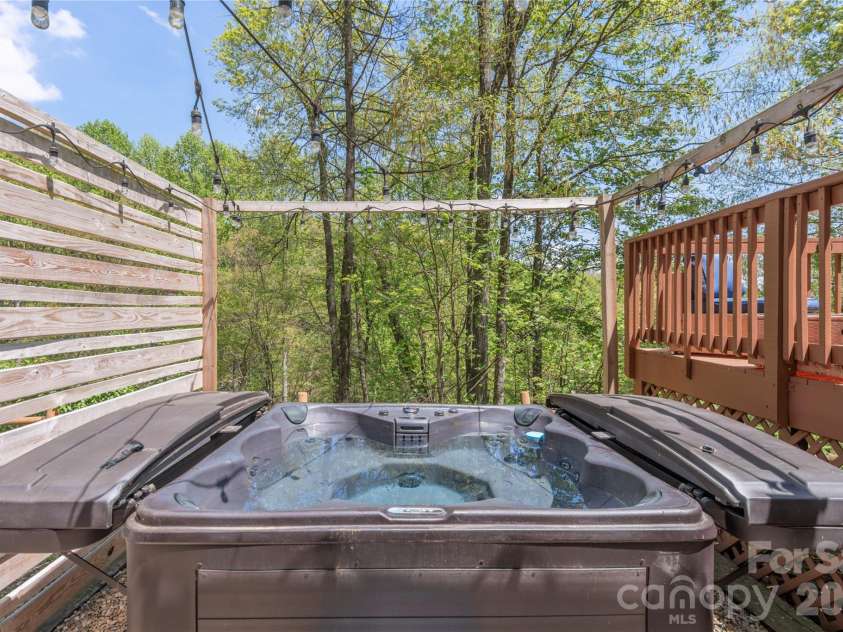 860 Creekside Drive, Maggie Valley, NC 28751.  MLS# CAR4329432, YatesRealty ID 17376. 