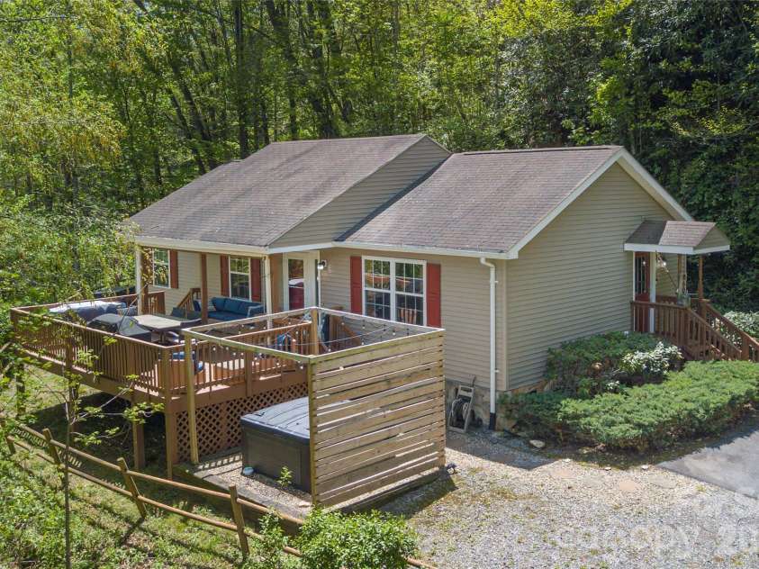 860 Creekside Drive, Maggie Valley, NC 28751.  MLS# CAR4329432, YatesRealty ID 17376. 