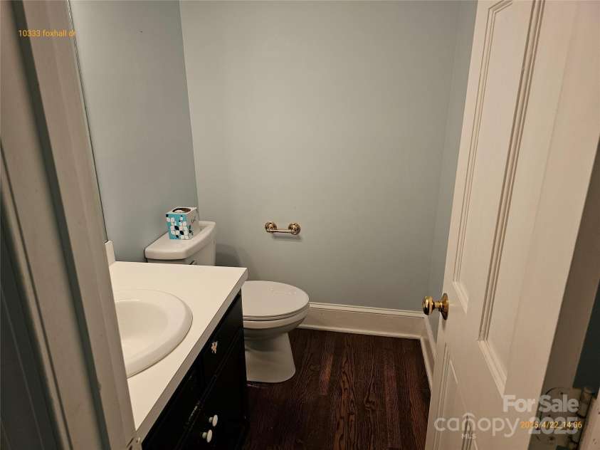 10333 Foxhall Drive, Charlotte, NC 28210.  MLS# CAR4250177, YatesRealty ID 17377. 