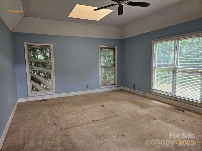 10333 Foxhall Drive, Charlotte, NC 28210.  MLS# CAR4250177, YatesRealty ID 17377. 
