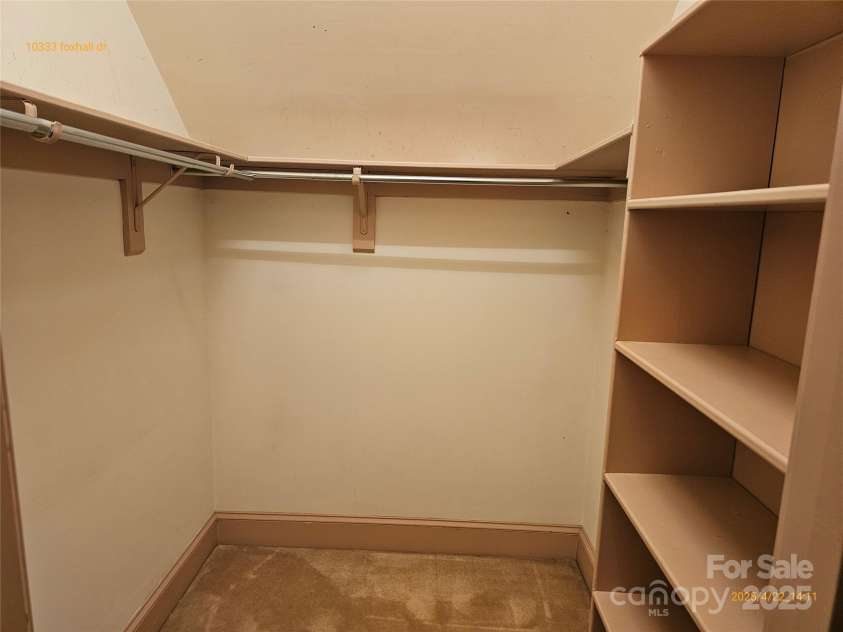 10333 Foxhall Drive, Charlotte, NC 28210.  MLS# CAR4250177, YatesRealty ID 17377. 