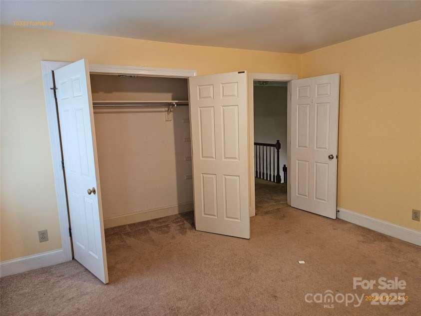 10333 Foxhall Drive, Charlotte, NC 28210.  MLS# CAR4250177, YatesRealty ID 17377. 