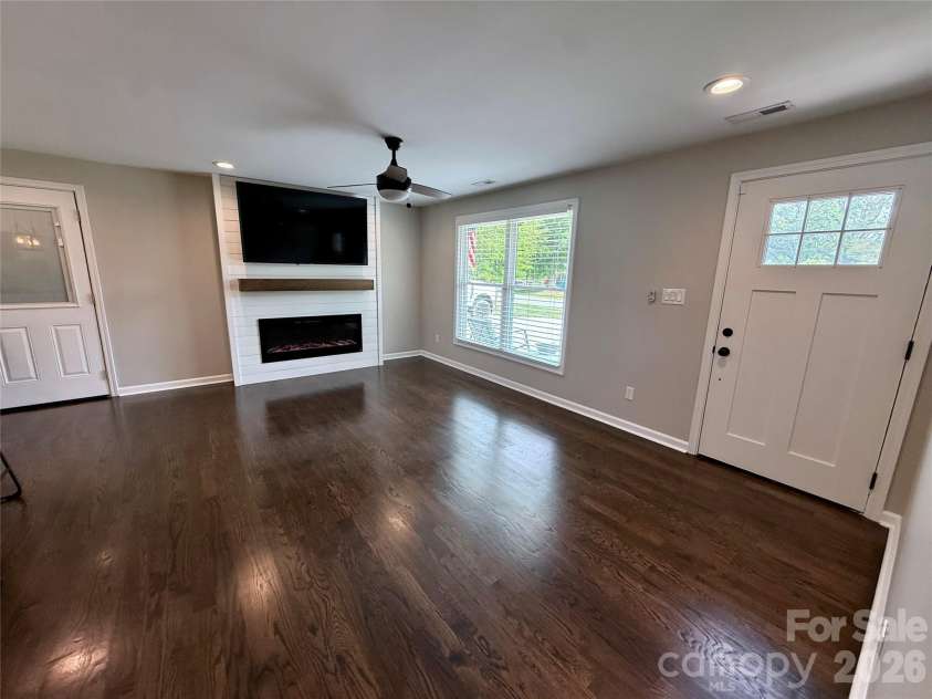 2555 Belshire Drive, Conover, NC 28613.  MLS# CAR4371202, YatesRealty ID 17377. 