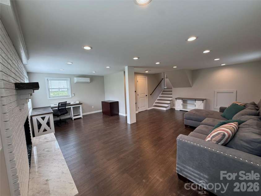 2555 Belshire Drive, Conover, NC 28613.  MLS# CAR4371202, YatesRealty ID 17377. 