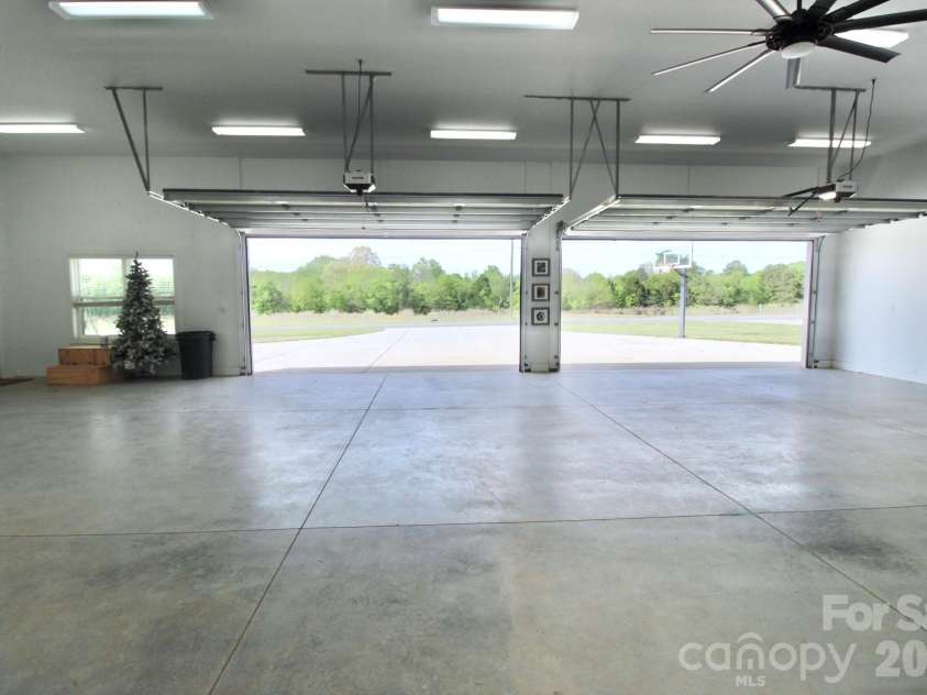 2555 Belshire Drive, Conover, NC 28613.  MLS# CAR4371202, YatesRealty ID 17377. 