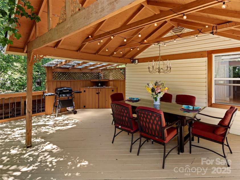 10 & 115 Gardening Frog Trail, Waynesville, NC 28785.  MLS# CAR4257119, YatesRealty ID 17378. 