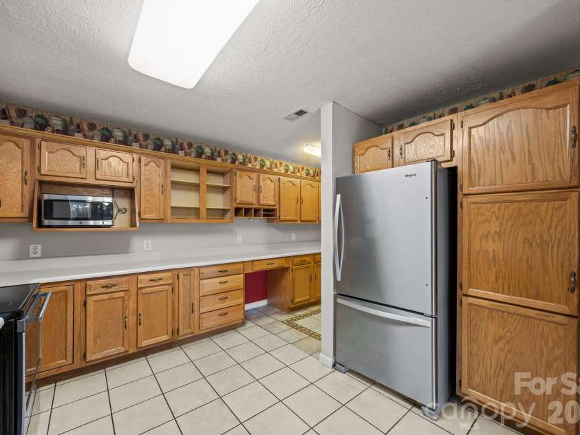 73 Waters Road, Asheville, NC 28805.  MLS# CAR4364687, YatesRealty ID 17378. 