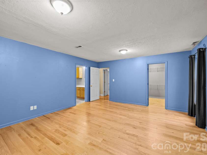 73 Waters Road, Asheville, NC 28805.  MLS# CAR4364687, YatesRealty ID 17378. 