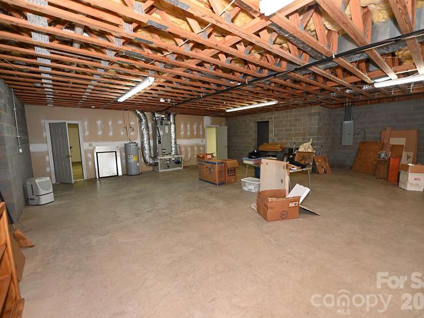 640 40th Avenue Lane, Hickory, NC 28601.  MLS# CAR4353443, YatesRealty ID 17379. Basement