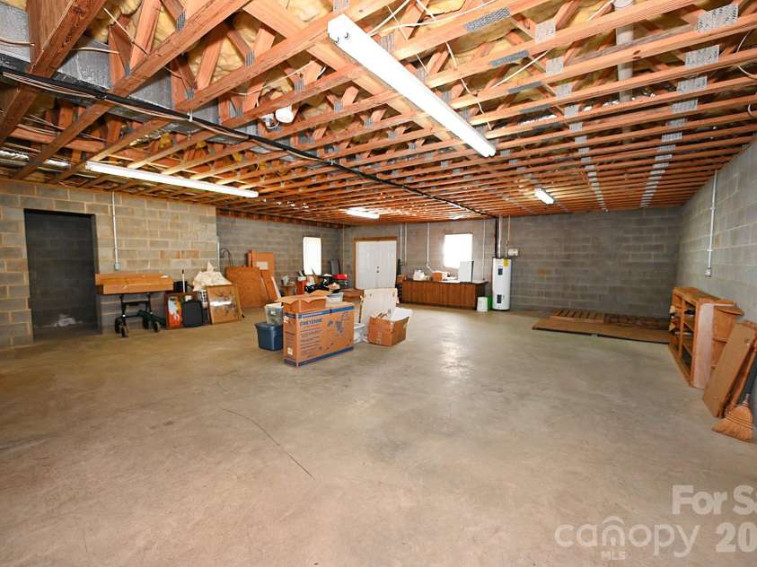 640 40th Avenue Lane, Hickory, NC 28601.  MLS# CAR4353443, YatesRealty ID 17379. Basement