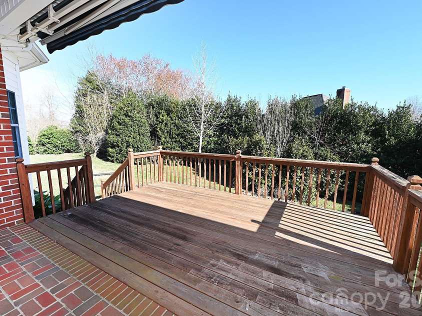 640 40th Avenue Lane, Hickory, NC 28601.  MLS# CAR4353443, YatesRealty ID 17379. Deck