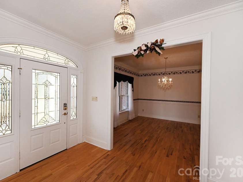 640 40th Avenue Lane, Hickory, NC 28601.  MLS# CAR4353443, YatesRealty ID 17379. Dinning Entrance