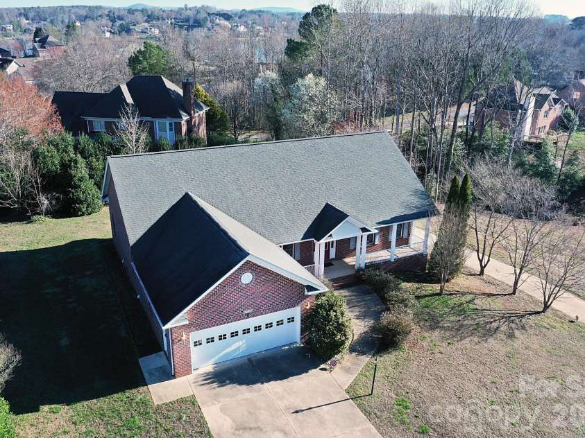 640 40th Avenue Lane, Hickory, NC 28601.  MLS# CAR4353443, YatesRealty ID 17379. Front
