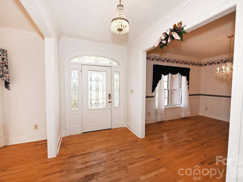 640 40th Avenue Lane, Hickory, NC 28601.  MLS# CAR4353443, YatesRealty ID 17379. Front Door