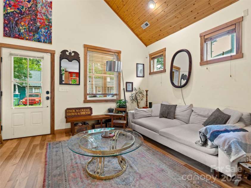 9 Reynolds Road, Asheville, NC 28806.  MLS# CAR4262790, YatesRealty ID 17379. 