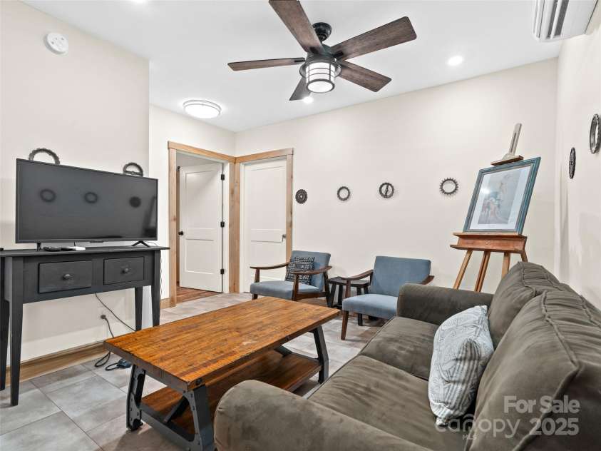 9 Reynolds Road, Asheville, NC 28806.  MLS# CAR4262790, YatesRealty ID 17379. 