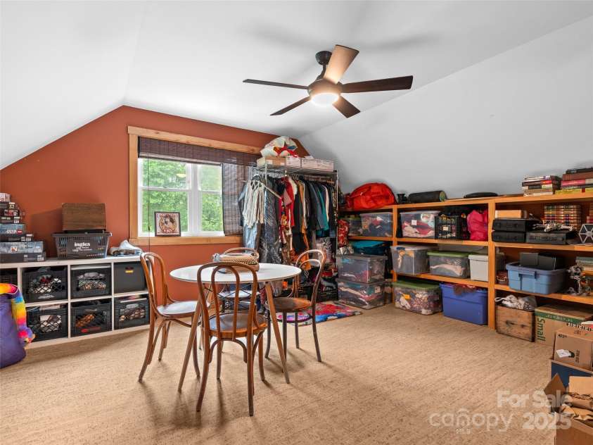 9 Reynolds Road, Asheville, NC 28806.  MLS# CAR4262790, YatesRealty ID 17379. 