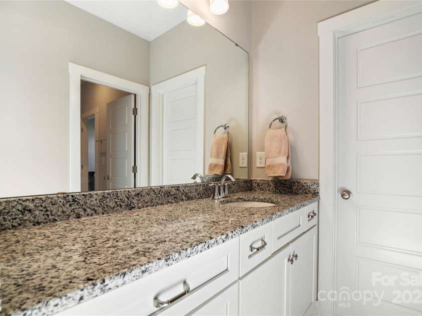 182 Walking Horse Trail, Davidson, NC 28036.  MLS# CAR4227421, YatesRealty ID 17380. 