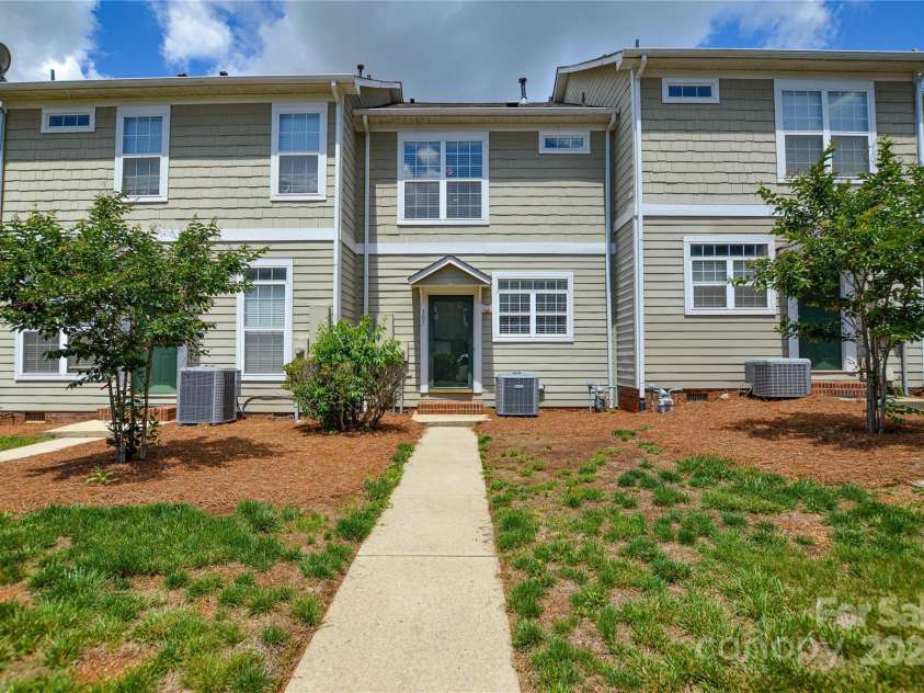 105 Woodsong Lane, Mooresville, NC 28117.  MLS# CAR4257956, YatesRealty ID 17381. 