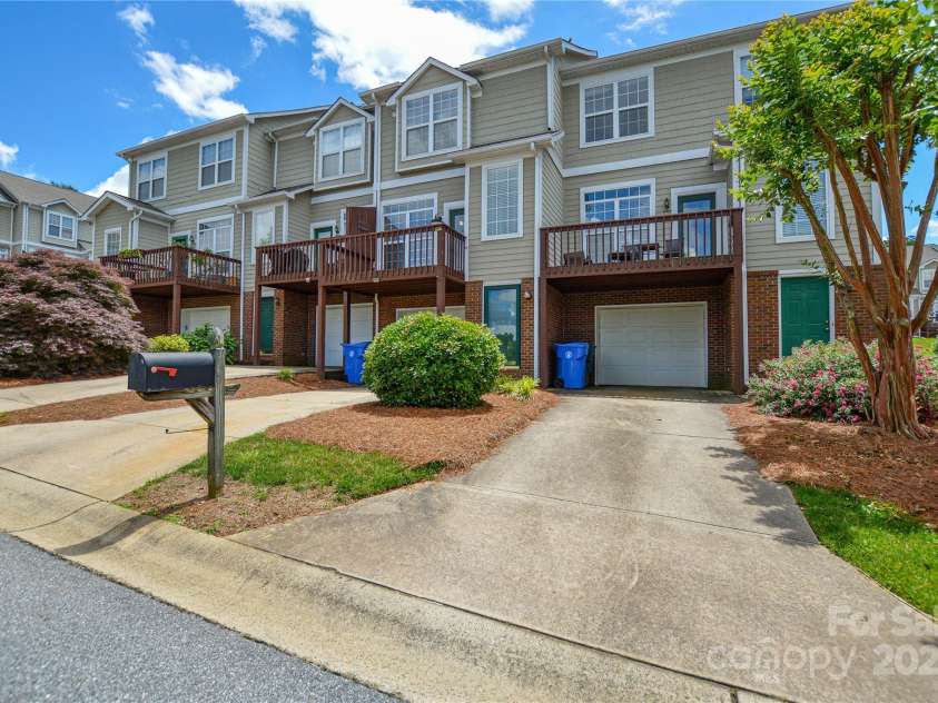 105 Woodsong Lane, Mooresville, NC 28117.  MLS# CAR4257956, YatesRealty ID 17381. 