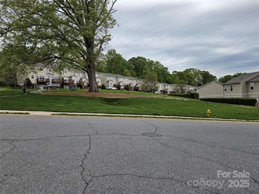 105 Woodsong Lane, Mooresville, NC 28117.  MLS# CAR4257956, YatesRealty ID 17381. 